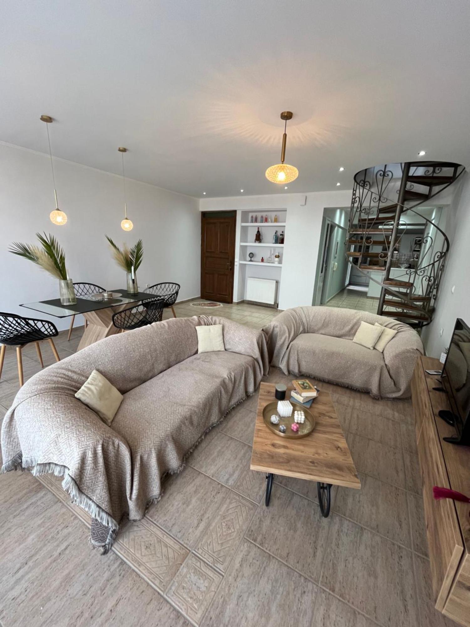 Rallia Two~storey Apartment